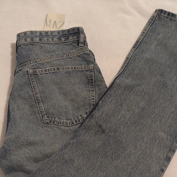 Zara Blue Relaxed Jeans for Effortless Style - Picture 5 of 5